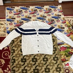 Amazon Essentials Women’s Lightweight V-Neck  – White & Navy Stripes – Size M